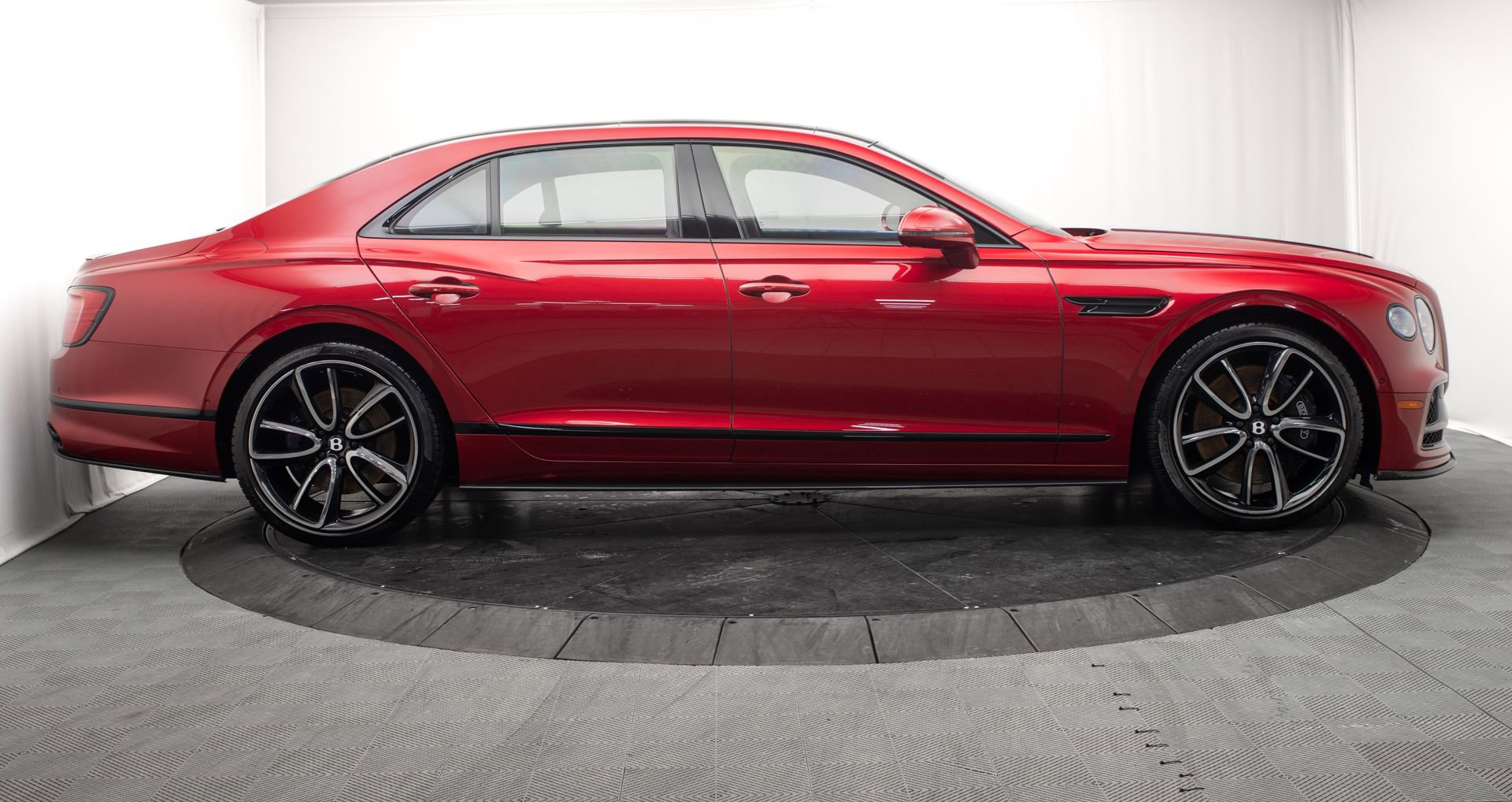 Used 2024 Bentley Flying Spur S V8 AWD/4WD image 2