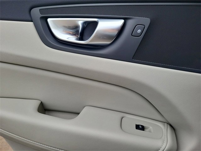 Used 2025 Volvo XC60 B5 Ultra w/ Protection Package Premier image 15