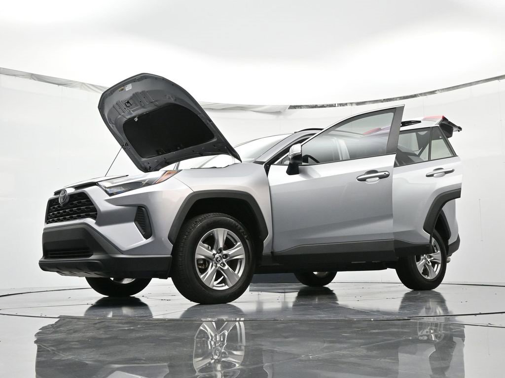 Used 2025 Toyota RAV4 XLE image 46