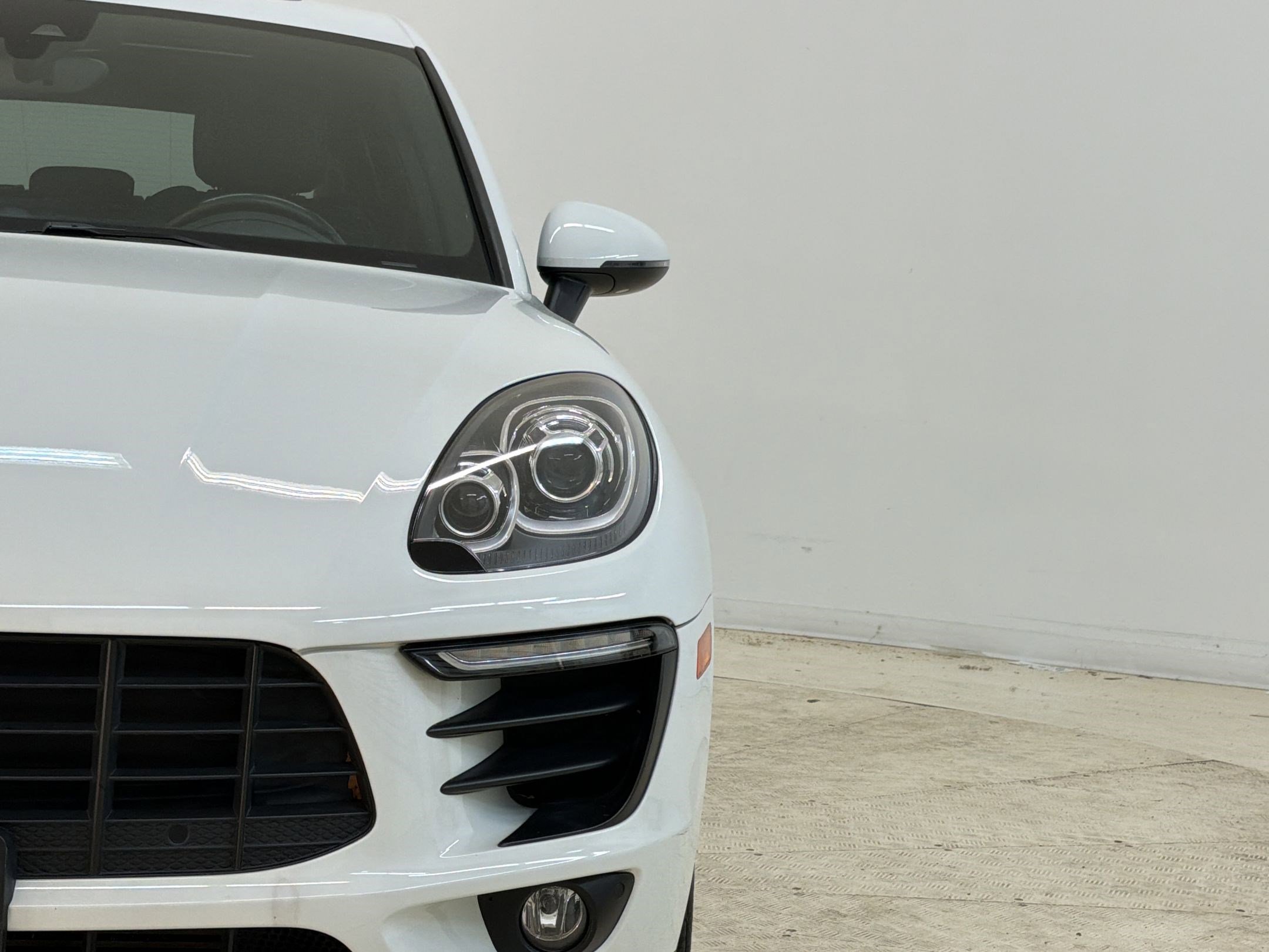 Used 2018 Porsche Macan AWD/4WD image 11