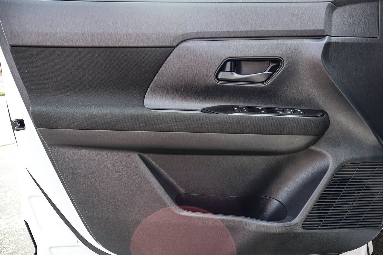 Used 2025 Nissan Kicks S FWD image 11