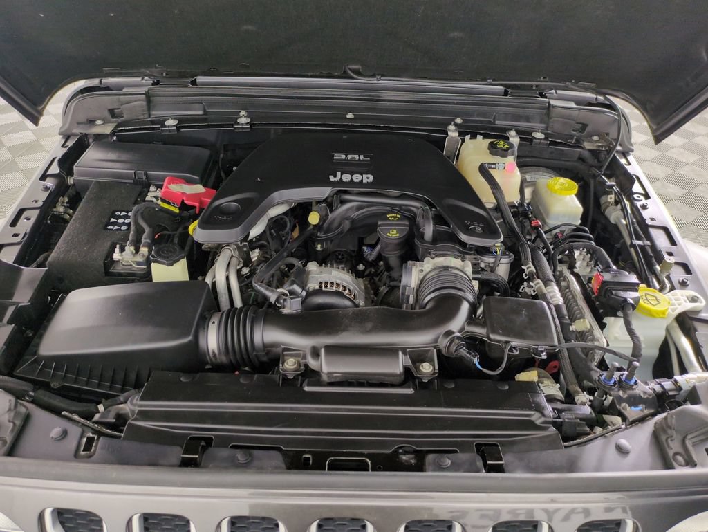 Used 2019 Jeep Wrangler Unlimited Sahara AWD/4WD image 24