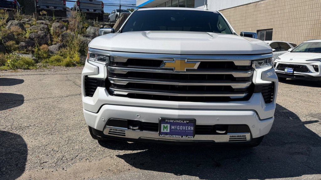 Used 2023 Chevrolet Silverado 1500 High Country w/ High Country Premium Package AWD/4WD image 10