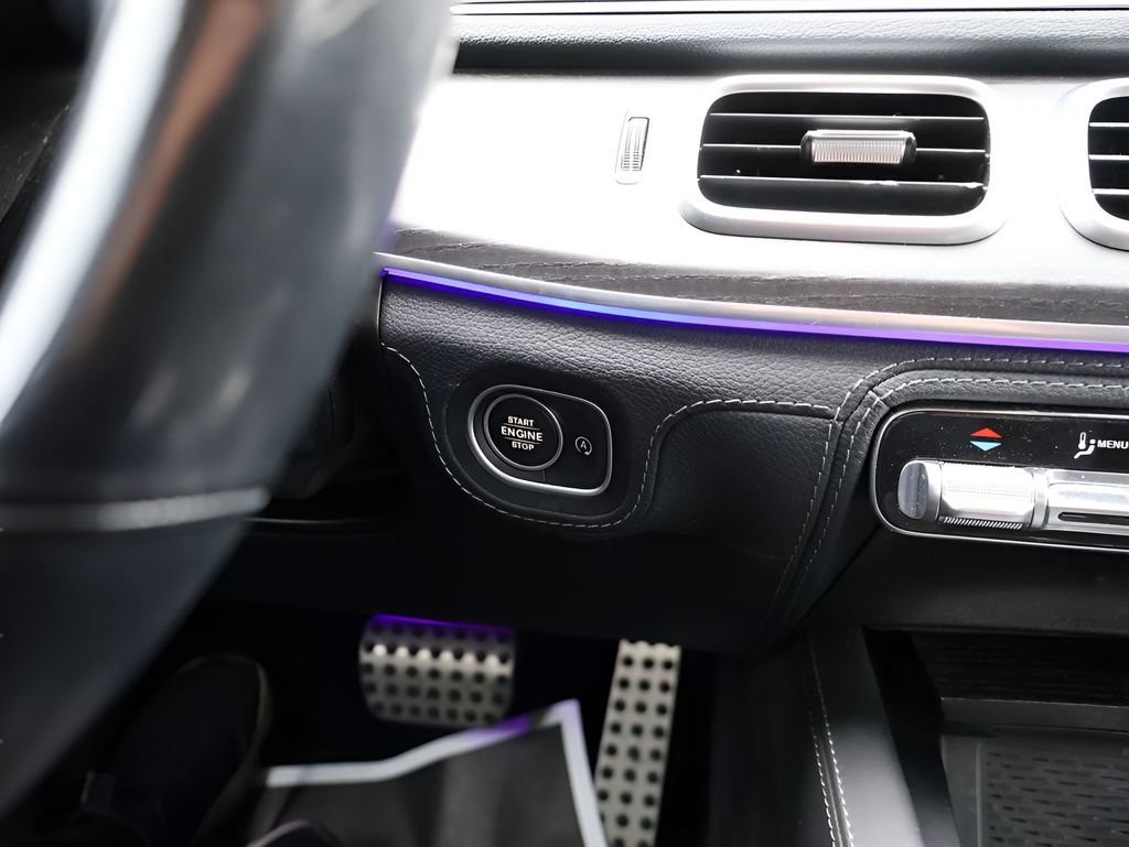 Used 2021 Mercedes-Benz GLS 580 4MATIC image 31