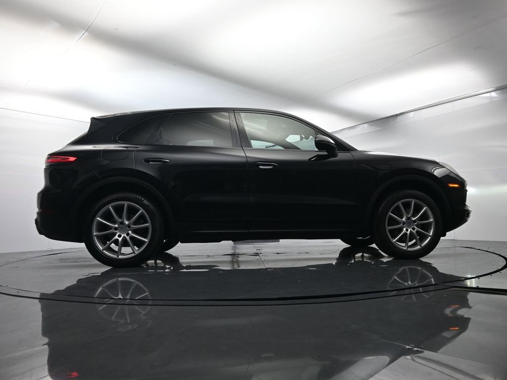 Used 2019 Porsche Cayenne image 55