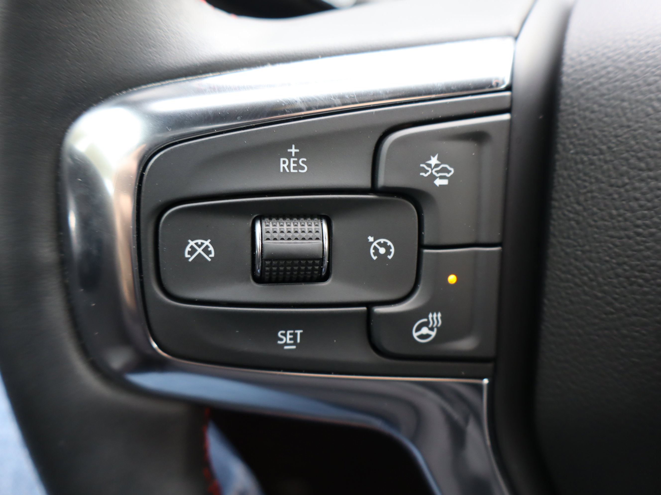 Certified 2025 Chevrolet Blazer RS w/ Driver Confidence II Package image 20