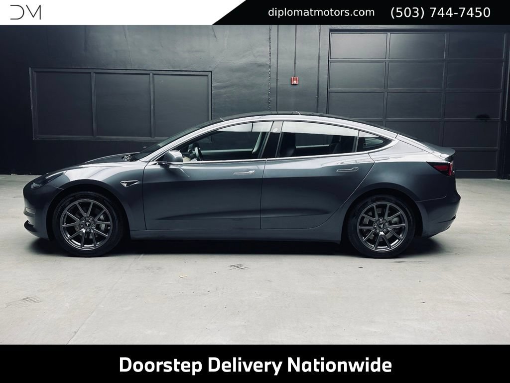 Used 2018 Tesla Model 3 Long Range RWD image 3