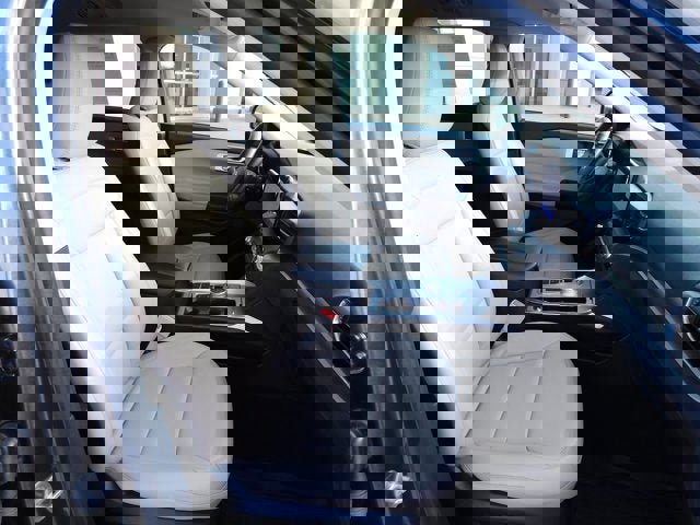 Used 2020 Ford Explorer XLT w/ Equipment Group 202A image 9