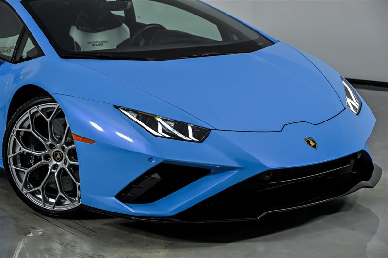 Used 2021 Lamborghini Huracan EVO RWD image 2