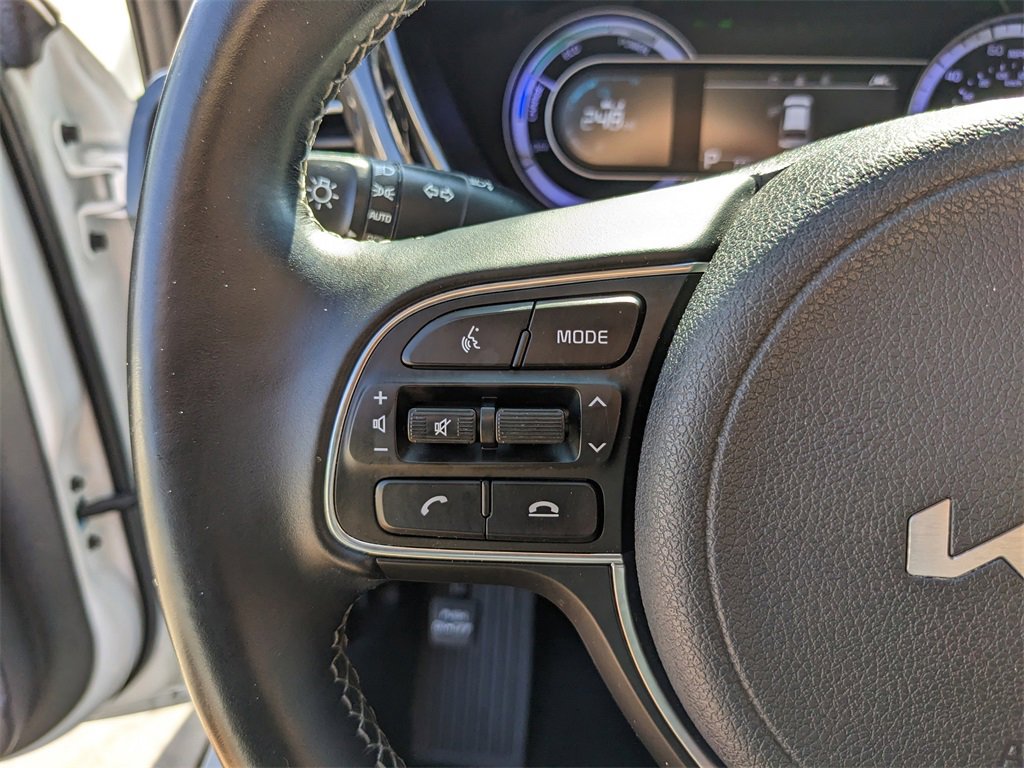 Certified 2022 Kia Niro LXS image 32