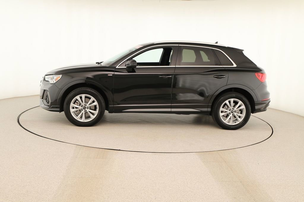 Certified 2024 Audi Q3 2.0T Premium w/ Convenience Package image 2