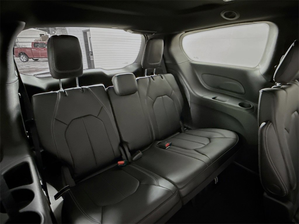 New 2026 Chrysler Pacifica Select image 28
