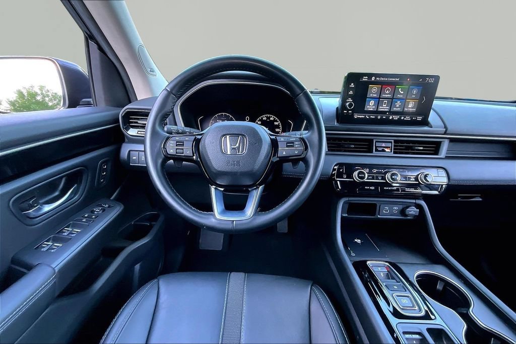 Certified 2025 Honda Pilot Touring image 8