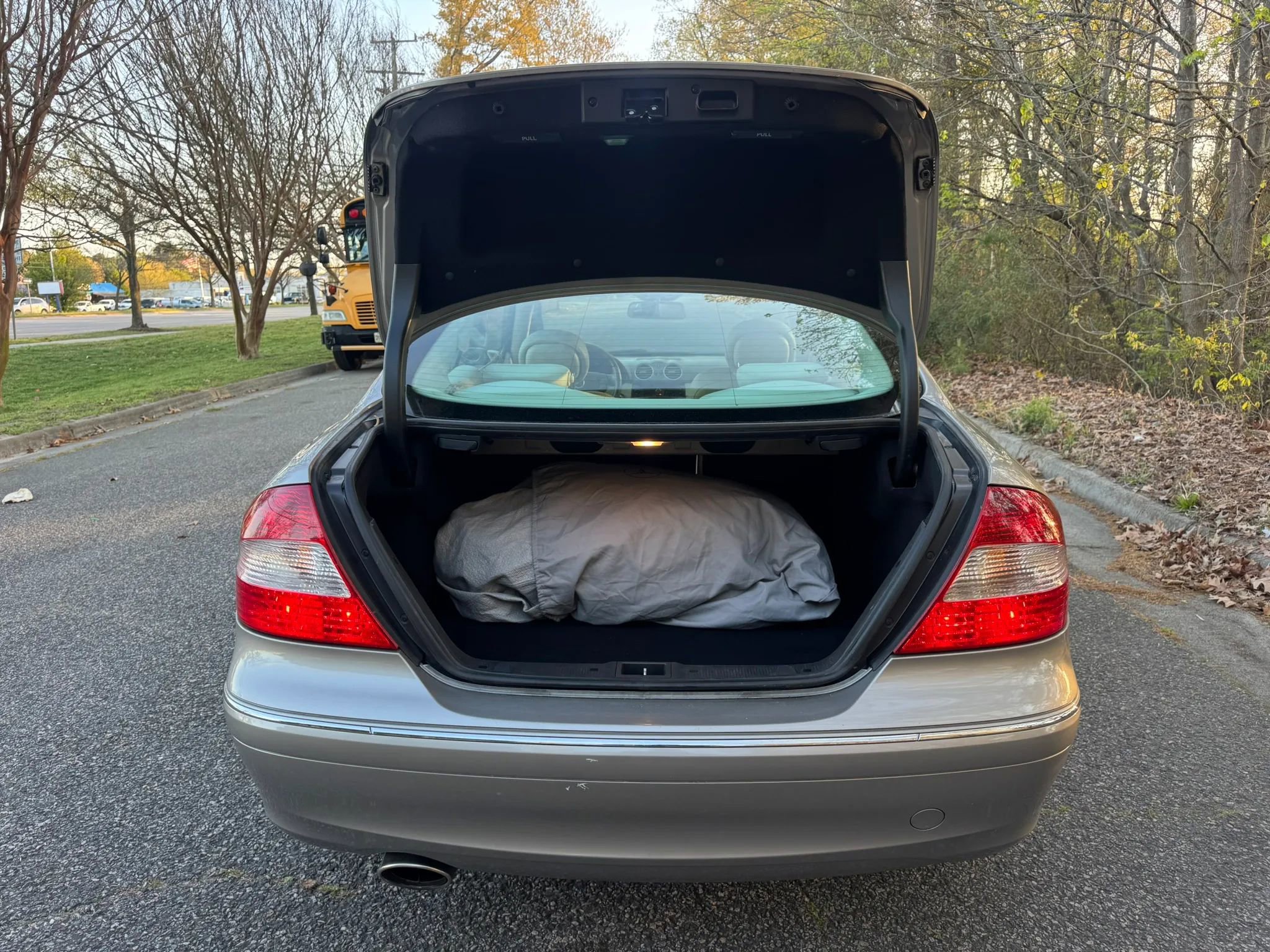 Used 2007 Mercedes-Benz CLK 350 Coupe image 4