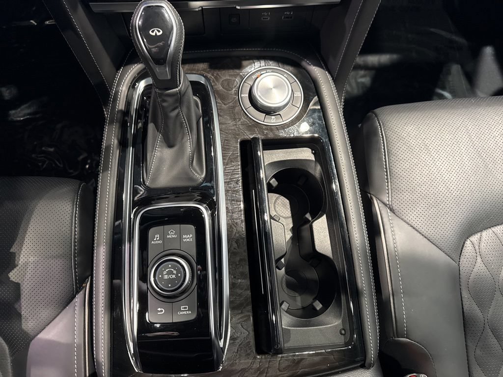 Used 2024 INFINITI QX80 Sensory w/ Cargo Package AWD/4WD image 19