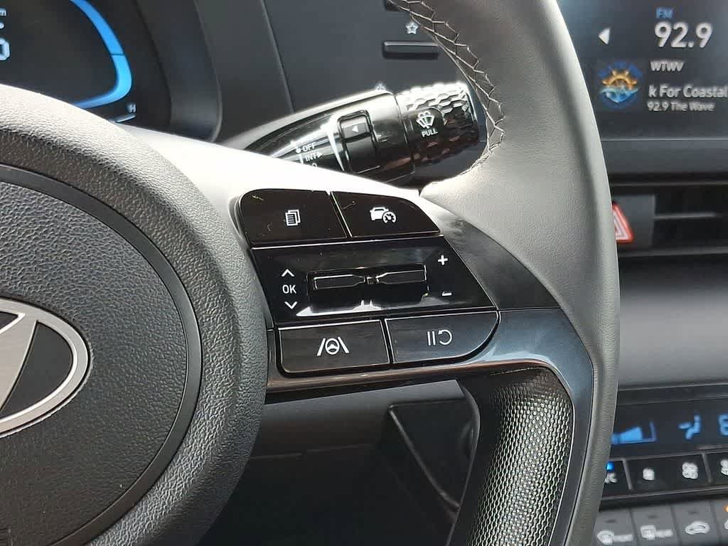 Certified 2025 Hyundai Elantra Sport image 20