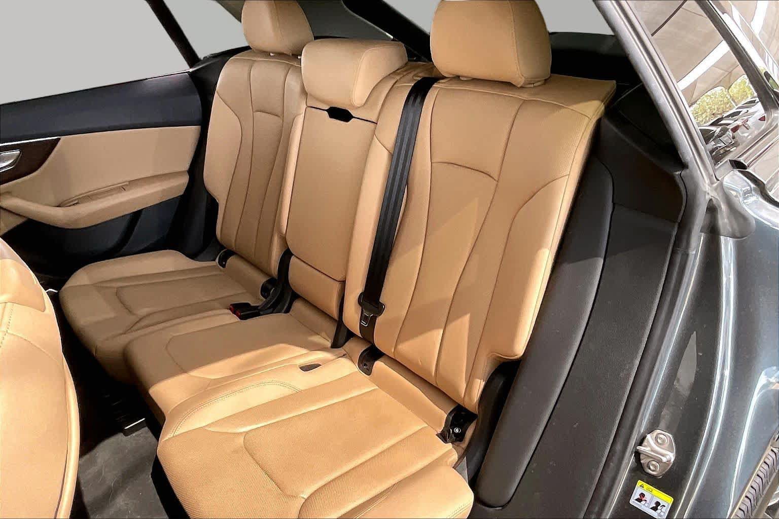 Used 2019 Audi Q8 Premium Plus w/ Premium Plus AWD/4WD image 20