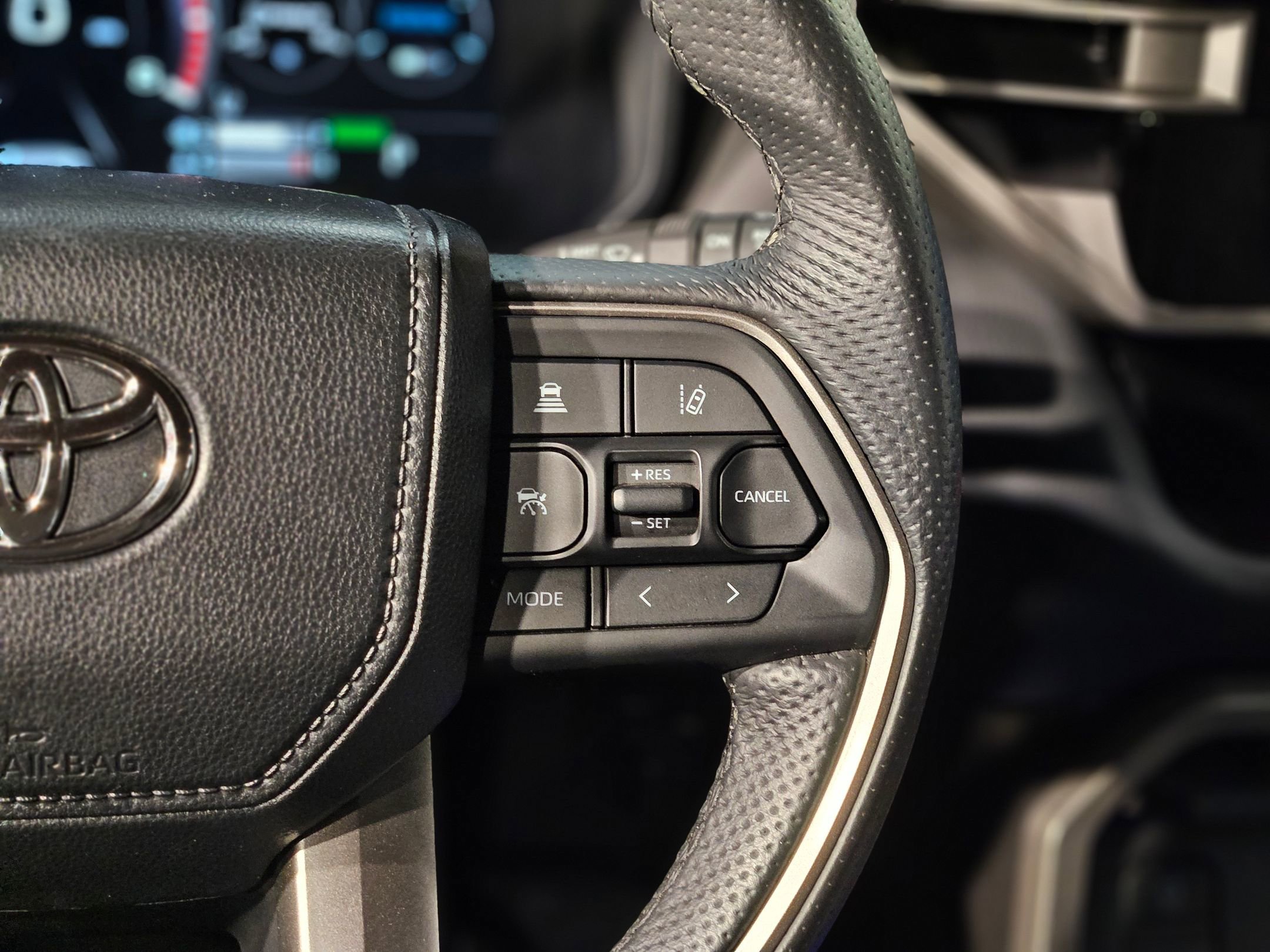 Certified 2025 Toyota Sequoia SR5 image 28