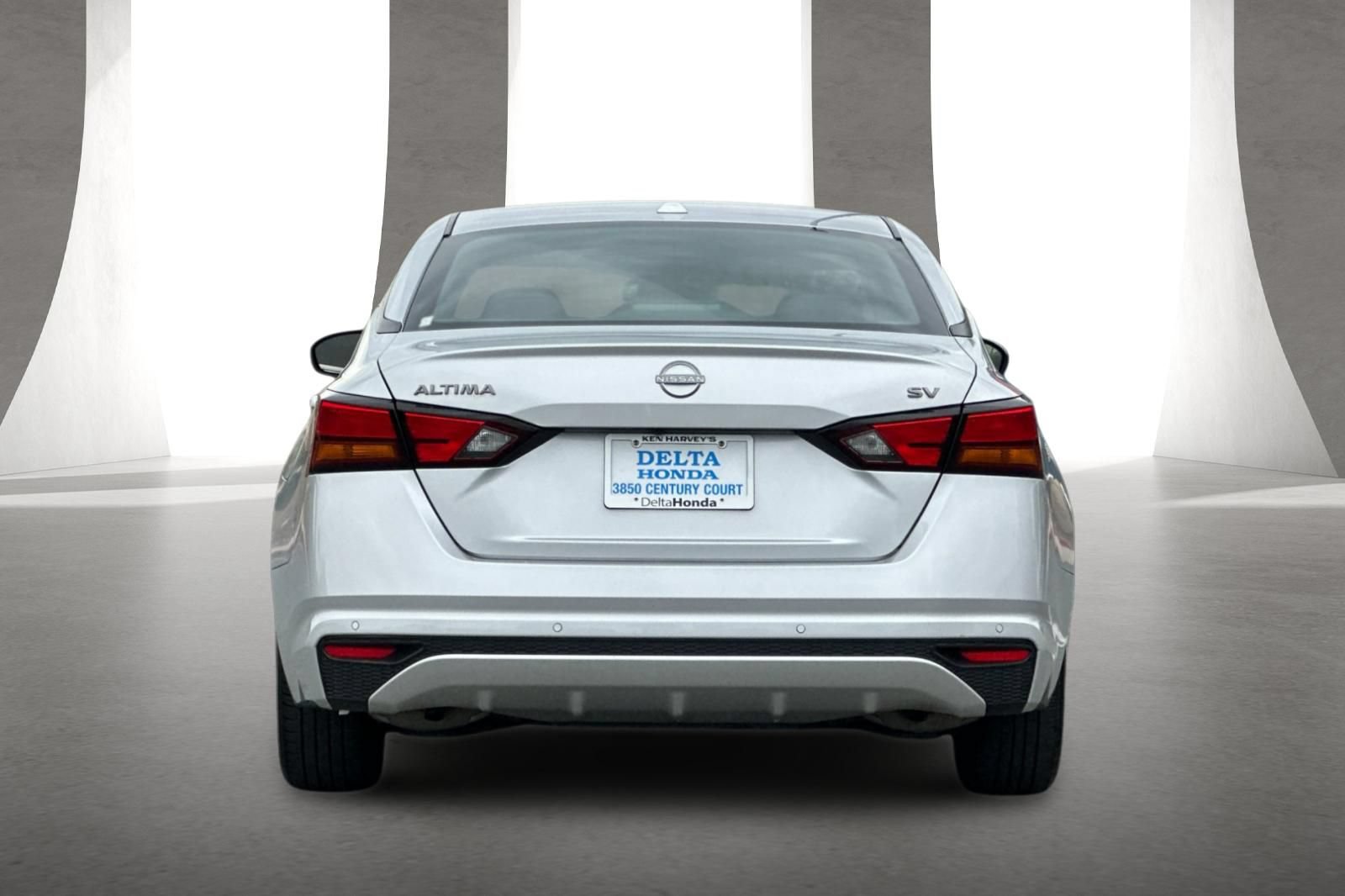 Used 2024 Nissan Altima 2.5 SV FWD image 5
