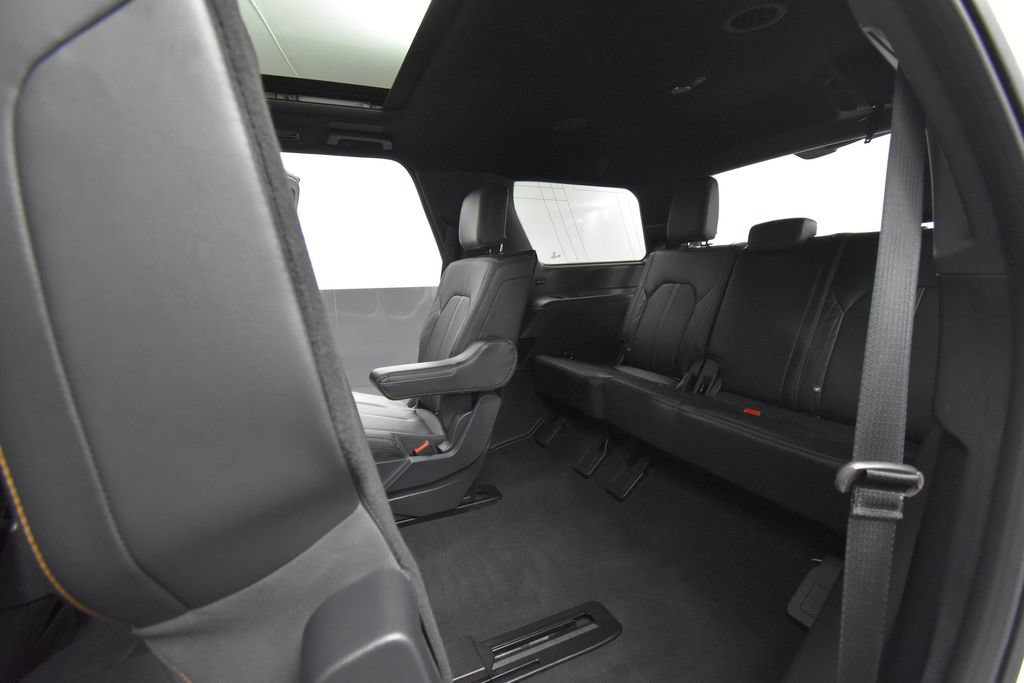 Used 2024 Ford Expedition Platinum AWD/4WD image 38