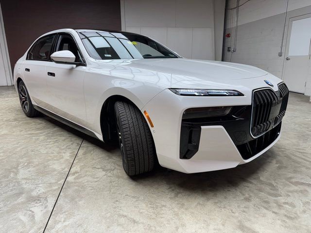 Used 2026 BMW 740i xDrive w/ Executive Package image 7
