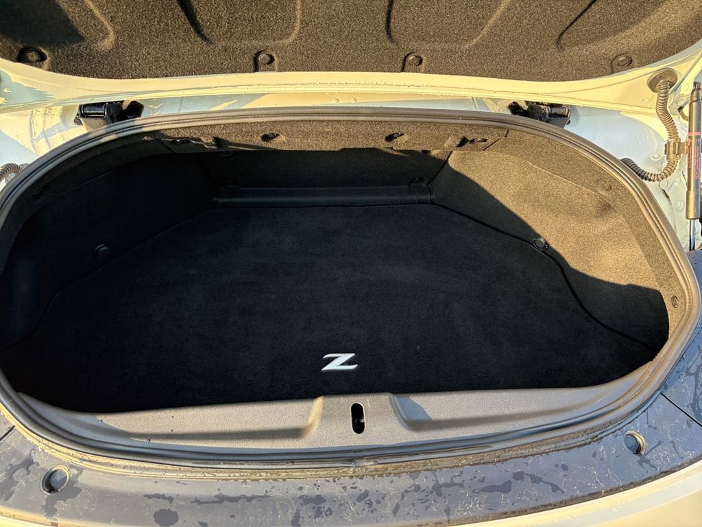 Used 2016 Nissan 370Z Touring image 25