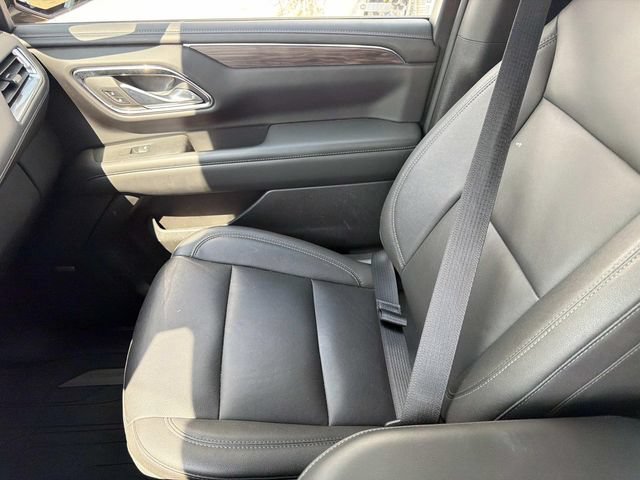 Used 2023 Chevrolet Suburban Z71 w/ Luxury Package AWD/4WD image 21