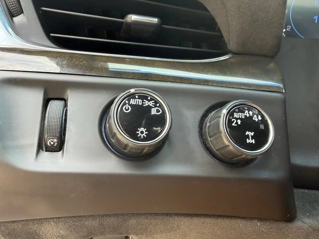Used 2017 Cadillac Escalade ESV Platinum AWD/4WD image 23