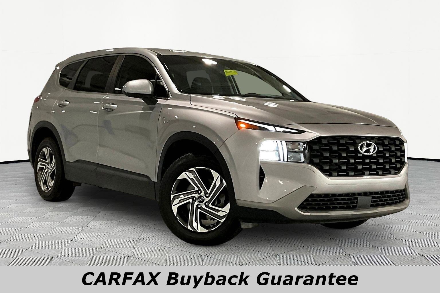Used 2022 Hyundai Santa Fe SE FWD image 3
