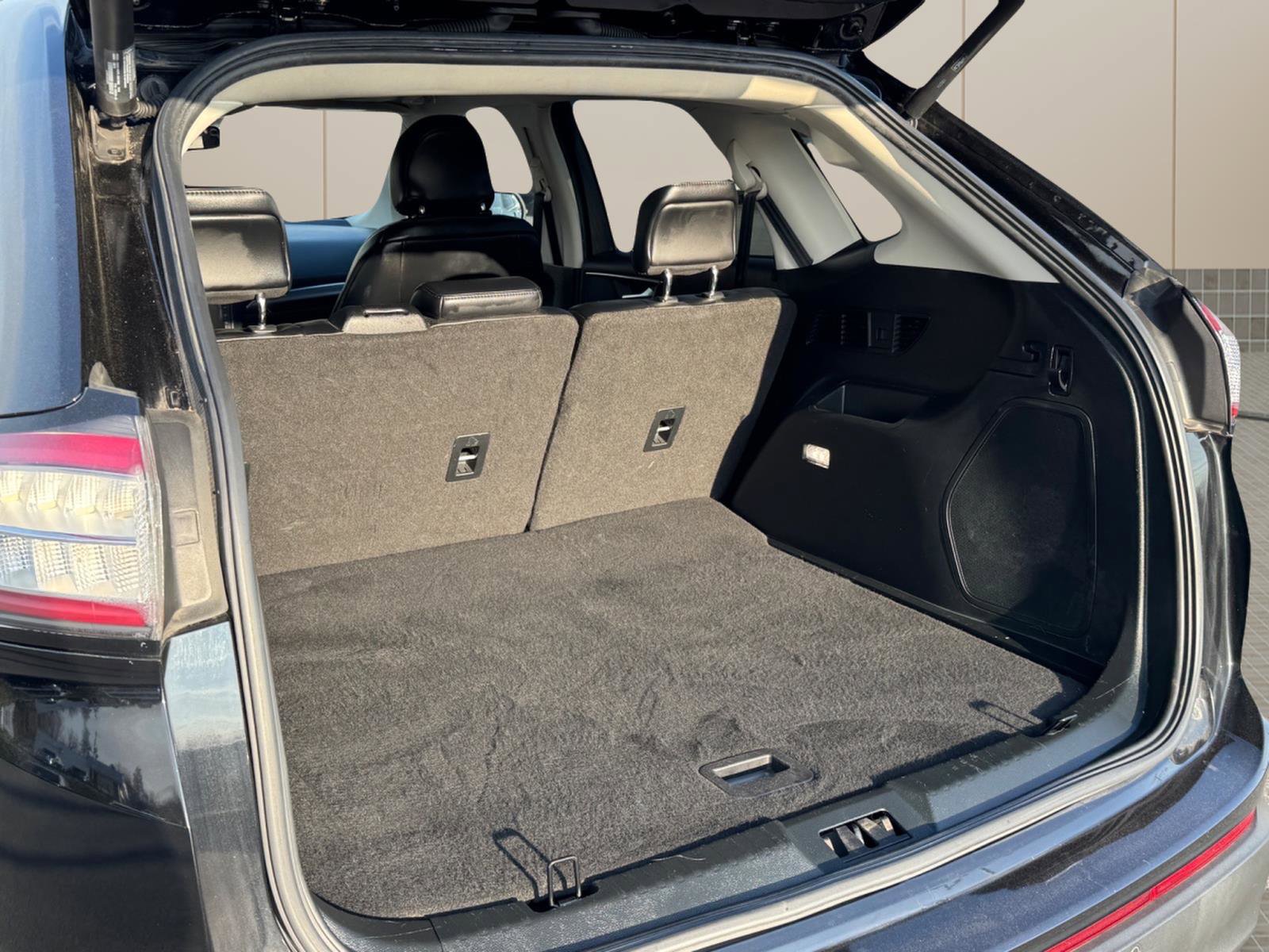 Used 2018 Ford Edge Titanium w/ Equipment Group 301A image 15