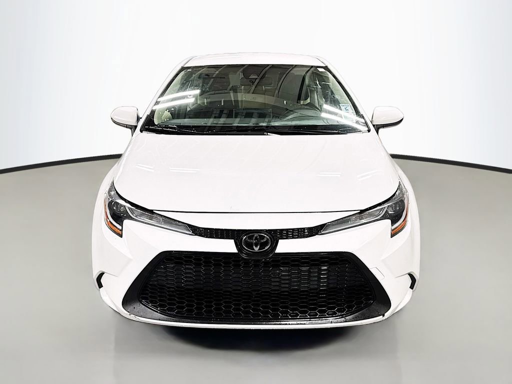 Used 2020 Toyota Corolla LE image 2