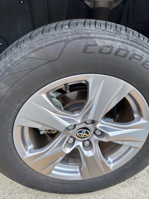 Used 2022 Toyota RAV4 XLE image 30