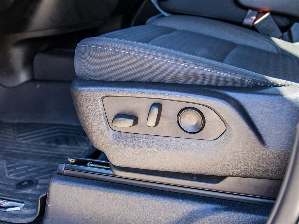 Used 2023 Chevrolet Silverado 1500 LT image 24