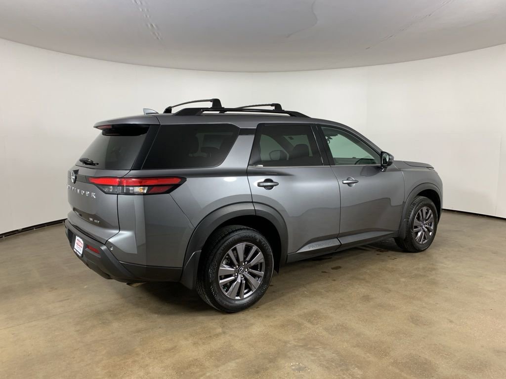 Used 2023 Nissan Pathfinder SV image 8