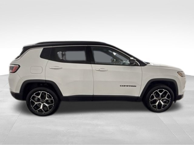 Used 2025 Jeep Compass Limited AWD/4WD image 10