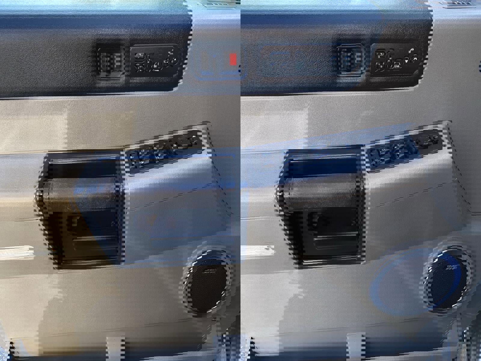 Used 2005 HUMMER H2 SUV w/ Preferred Equipment Group image 58