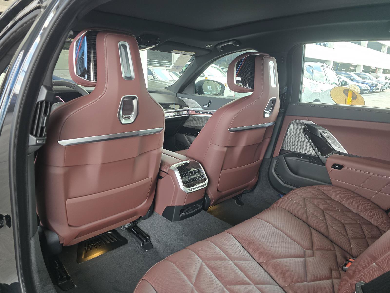 New 2026 BMW 750e xDrive AWD/4WD image 12