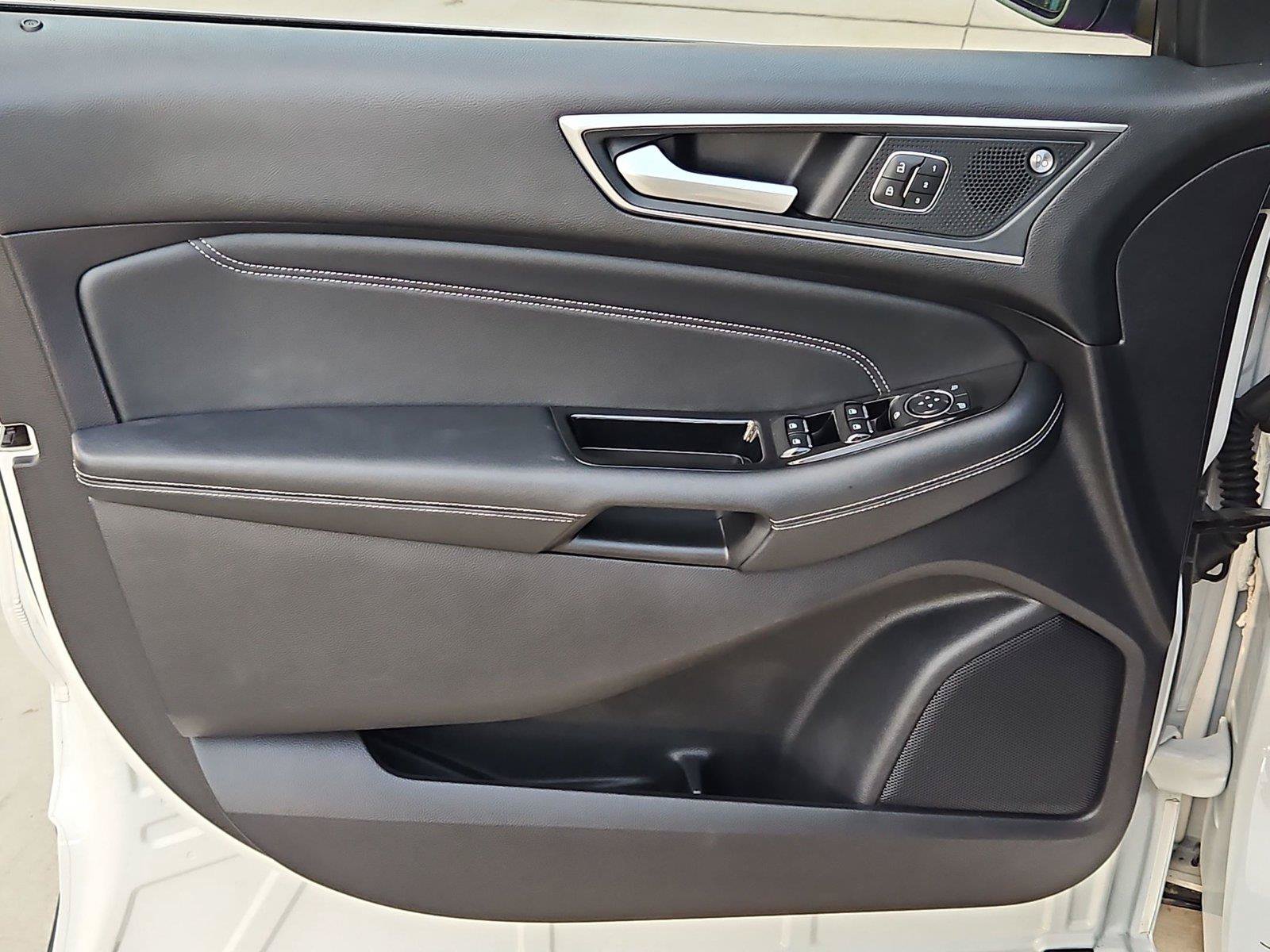 Used 2019 Ford Edge Titanium FWD image 23