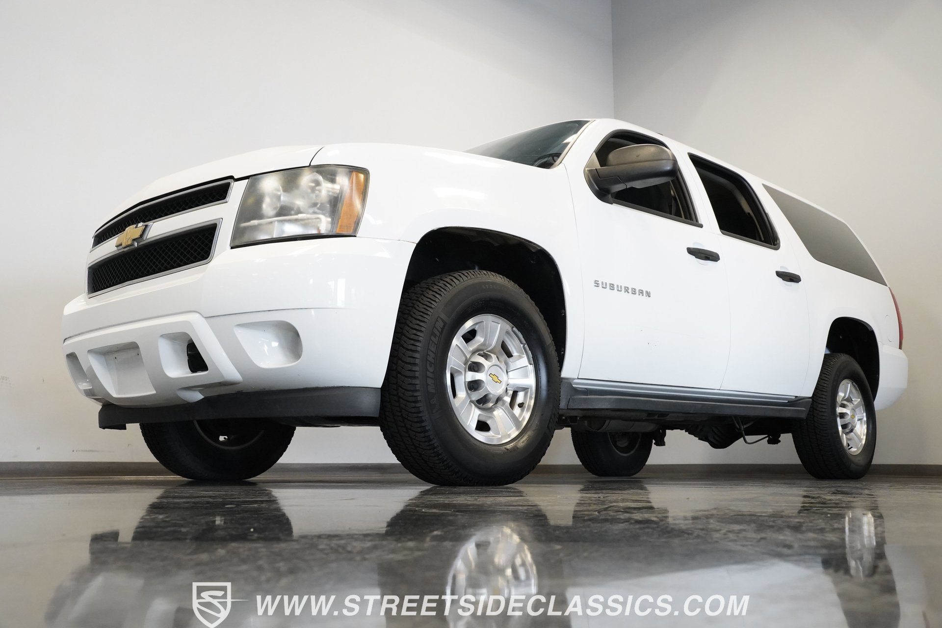 Used 2011 Chevrolet Suburban 2500 w/ Skid Plate Package image 5