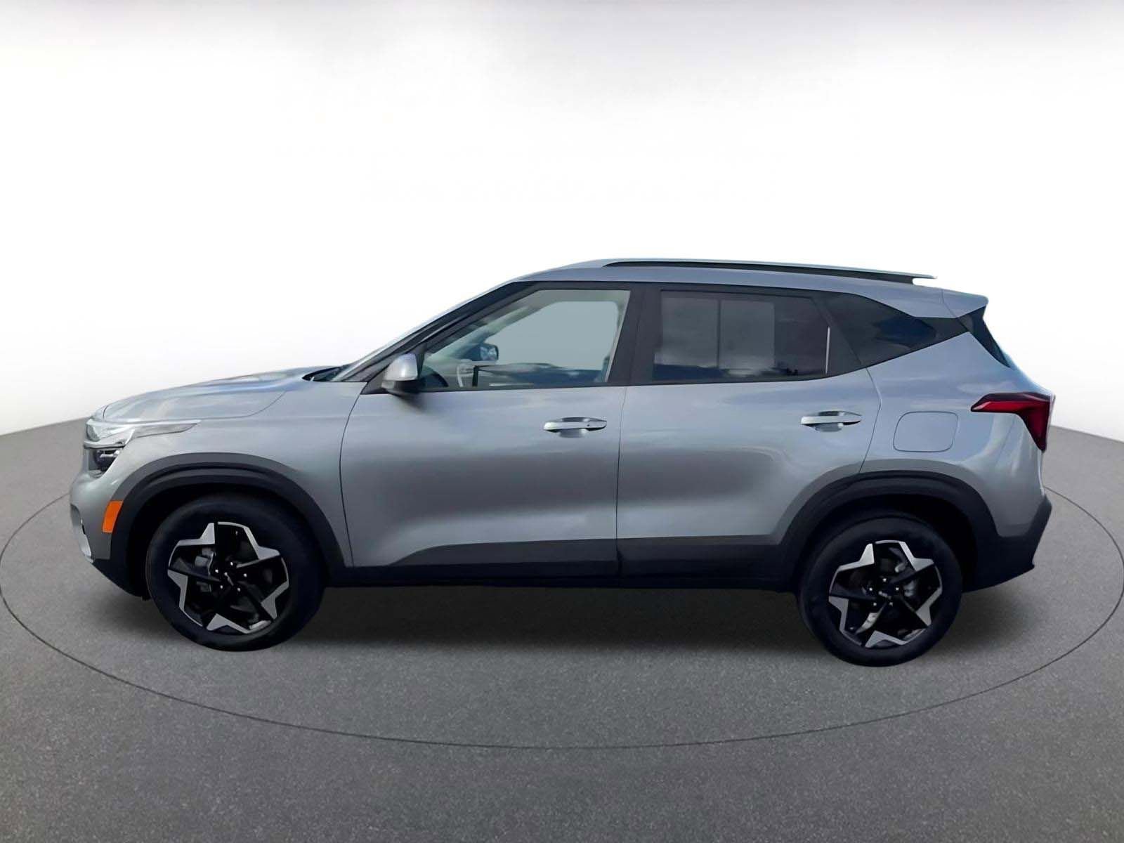 Used 2025 Kia Seltos S FWD image 9
