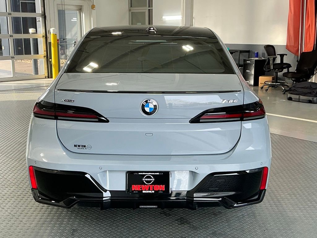 Used 2026 BMW 740i xDrive image 28