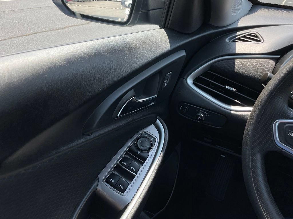 Used 2025 Chevrolet Malibu LT FWD image 23