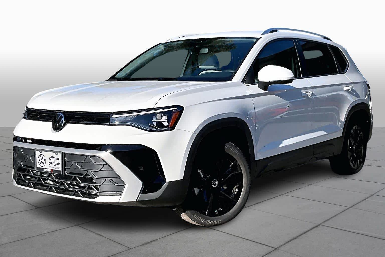 New 2026 Volkswagen Taos SE FWD image 1