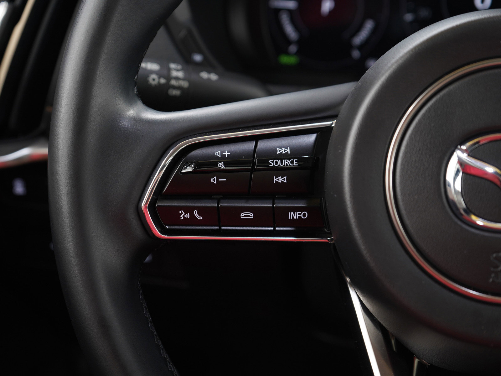 Certified 2025 MAZDA CX-90 Plug-In Hybrid w/Premium Sport image 26