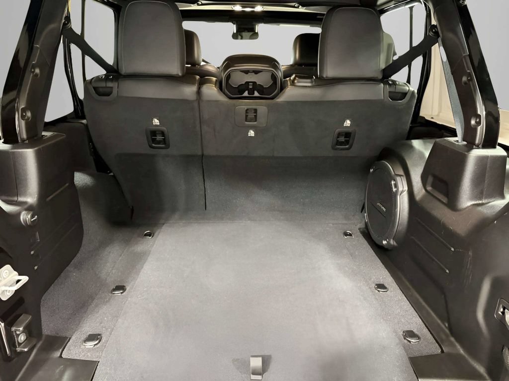 Used 2021 Jeep Wrangler Unlimited Rubicon w/ Uconnect 4C Nav & Sound Group AWD/4WD image 40