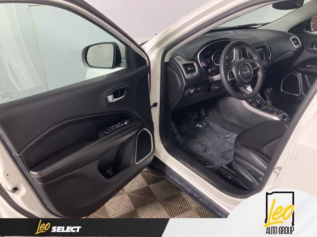 Used 2021 Jeep Compass Latitude AWD/4WD image 11