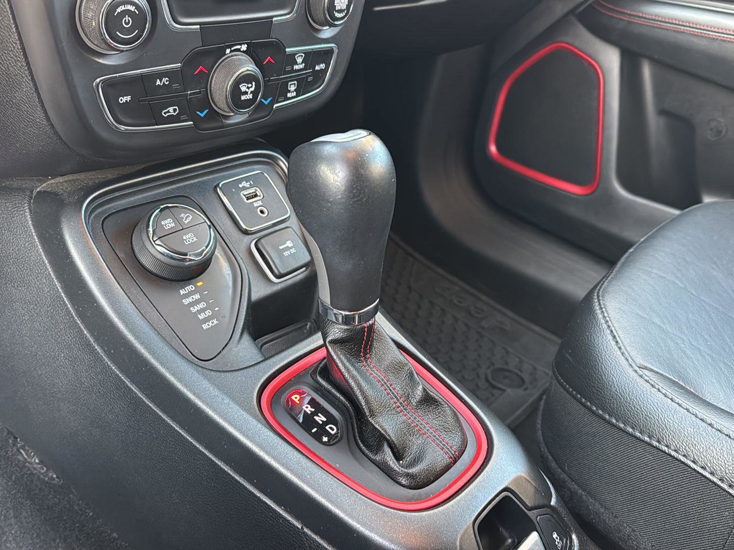 Used 2019 Jeep Compass Trailhawk image 24