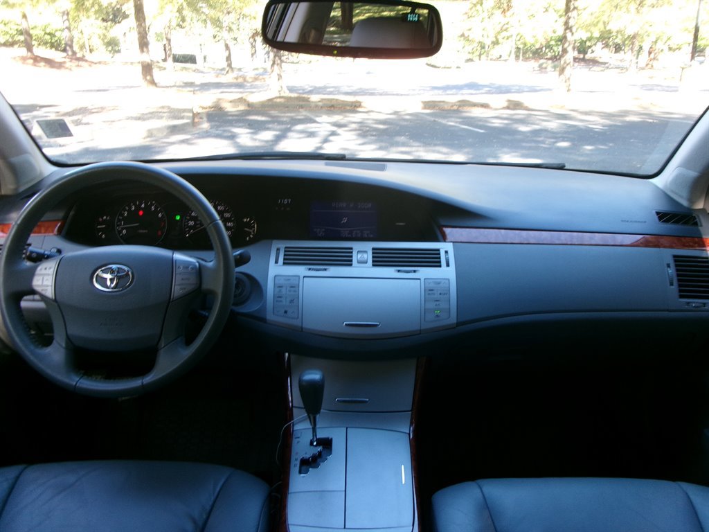 Used 2006 Toyota Avalon Limited image 16