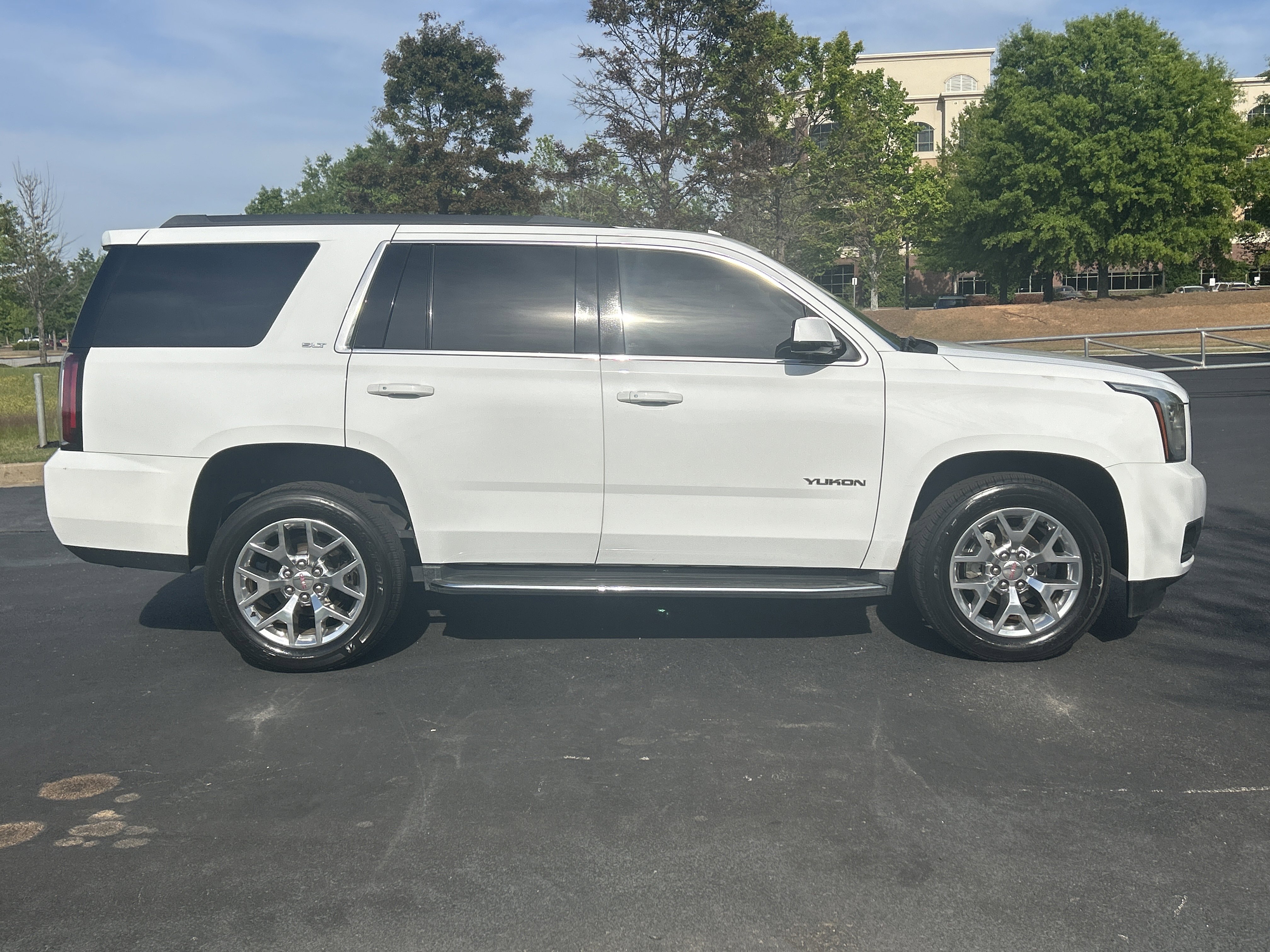 Used 2016 GMC Yukon SLT w/ Open Road Package AWD/4WD image 11