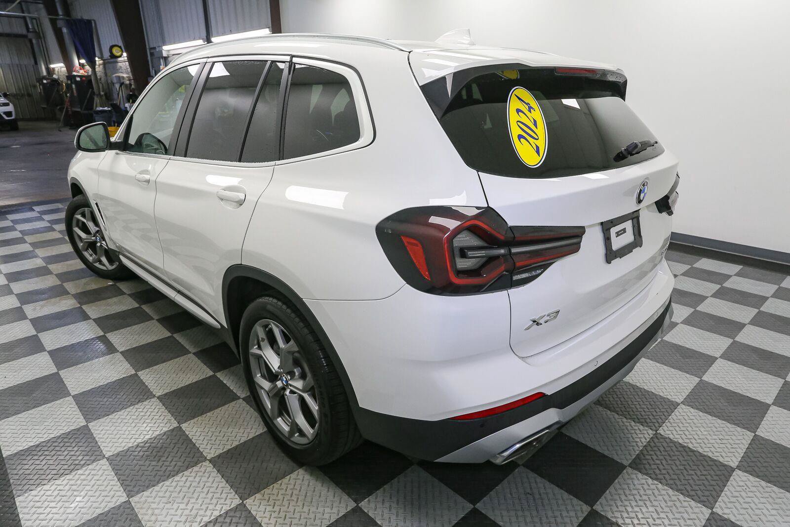 Used 2024 BMW X3 xDrive30i AWD/4WD image 9